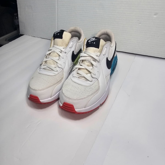 NIKE ARI MAX,White and Black Sneakers with Neon Accents - Picture 5 of 13